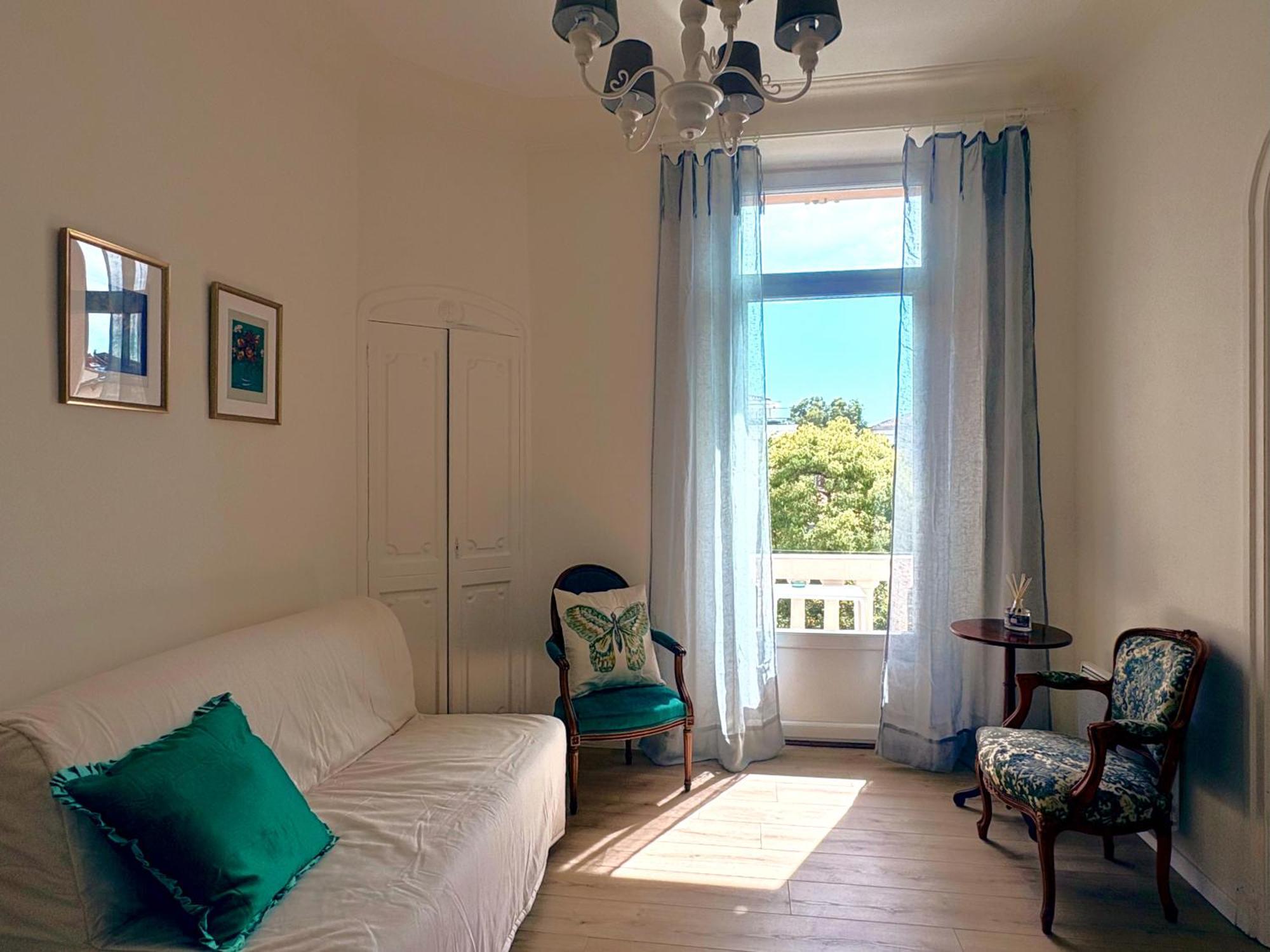 2rooms App 9 Min Festival -balcon-wifi